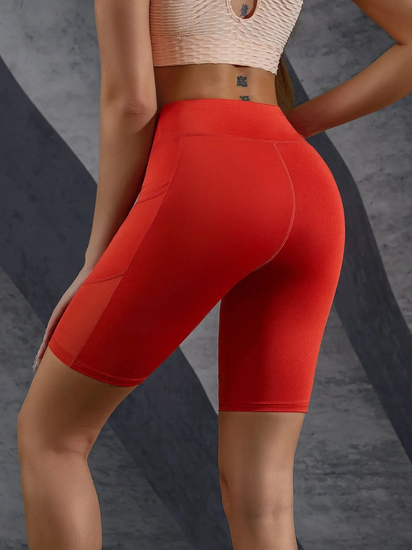 Women's pocket mesh splicing high, to lift the buttocks and look slimmer, yoga five-inch pants leggings